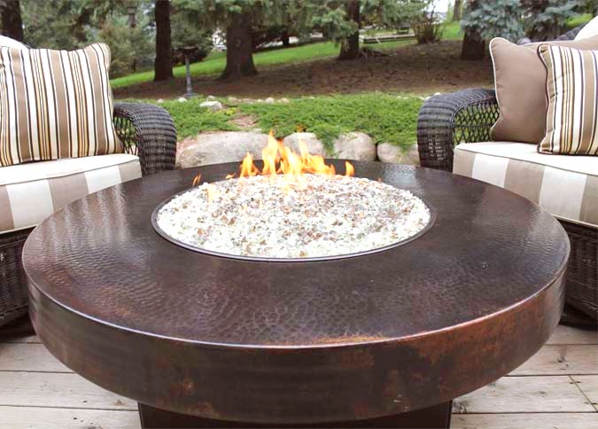 Foyer extérieur cuivre martelé table de feu ronde