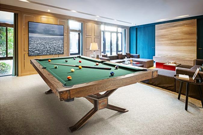 Table de billard moderne 8 pieds Brunswick Dameron Table de billard moderne 8 pieds Brunswick Dameron